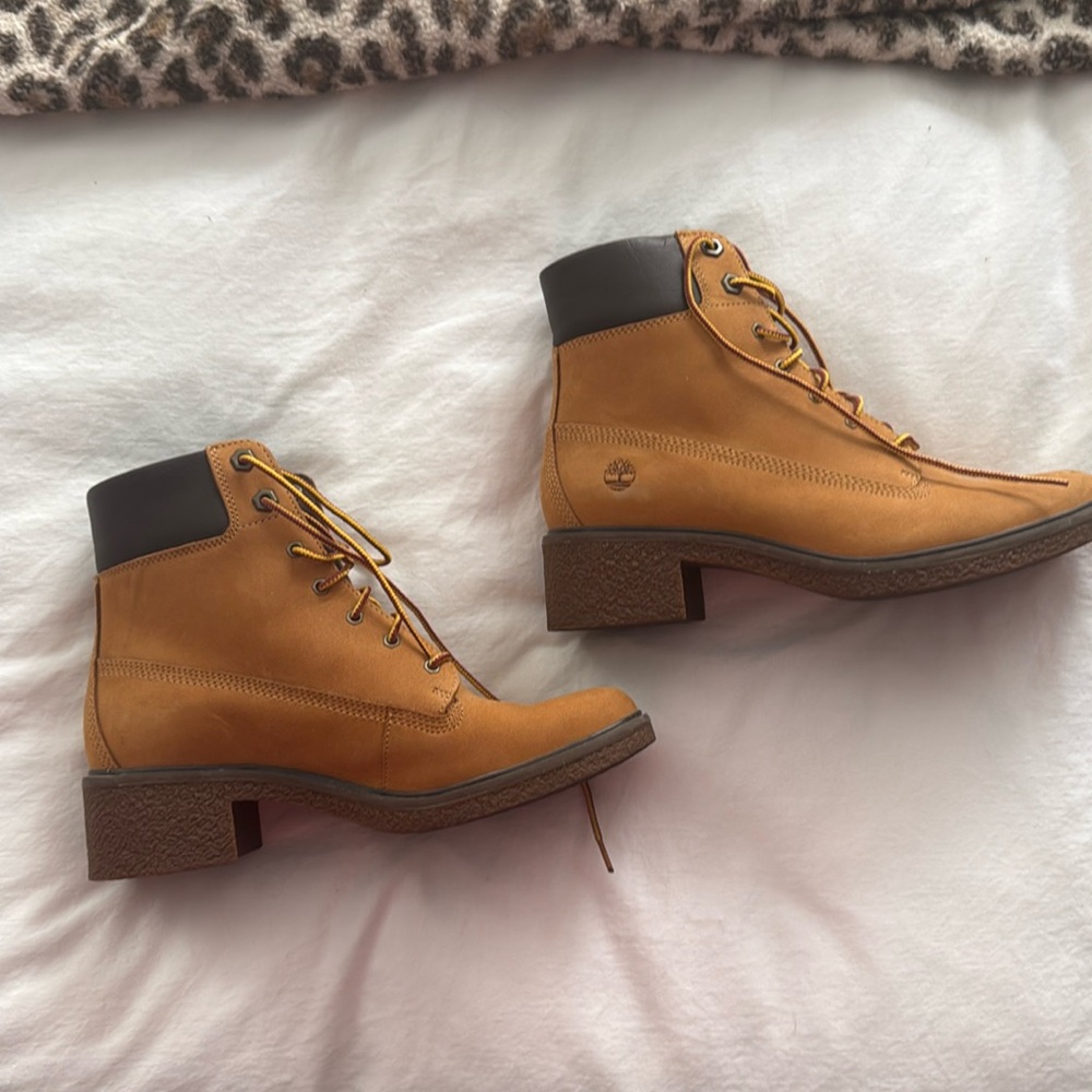 Timberland Women's Kinsley 6-Inch Waterproof Boot size 7.5